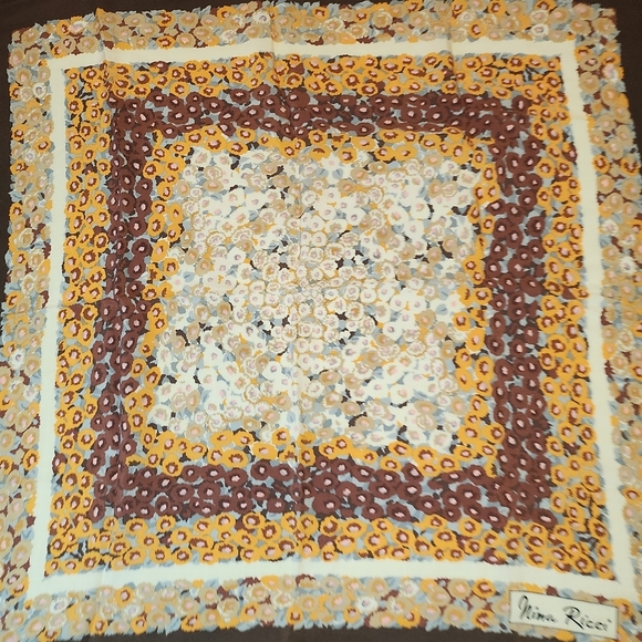 Nina Ricci Vintage scarf - Picture 8 of 13